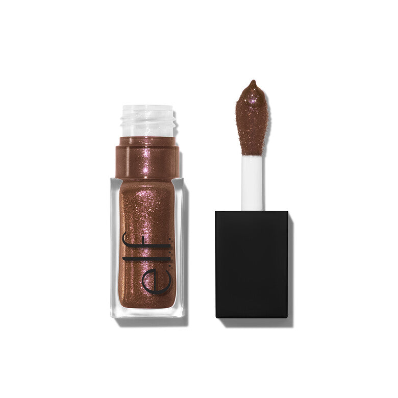 Lip oil with shimmer for glowing finish